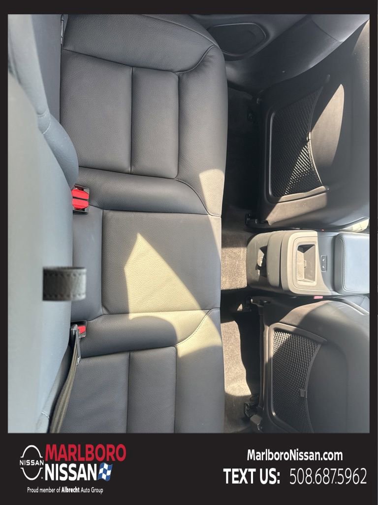 Used 2025 Volvo XC60 B5 Plus w/ Climate Package image 15