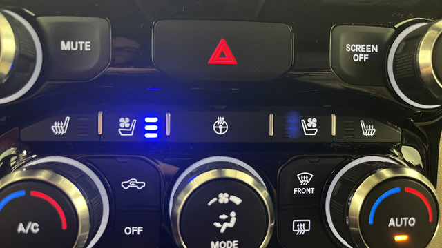 Used 2019 RAM 1500 Laramie AWD/4WD image 28