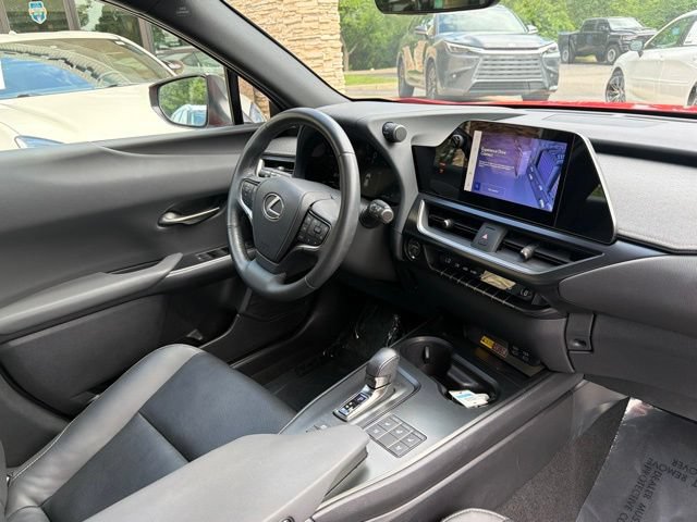Used 2025 Lexus UX 300h FWD w/ Accessory Package (Z2) image 26