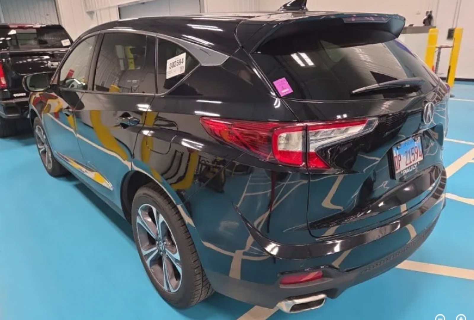 Used 2022 Acura RDX AWD w/ Advance Package image 2