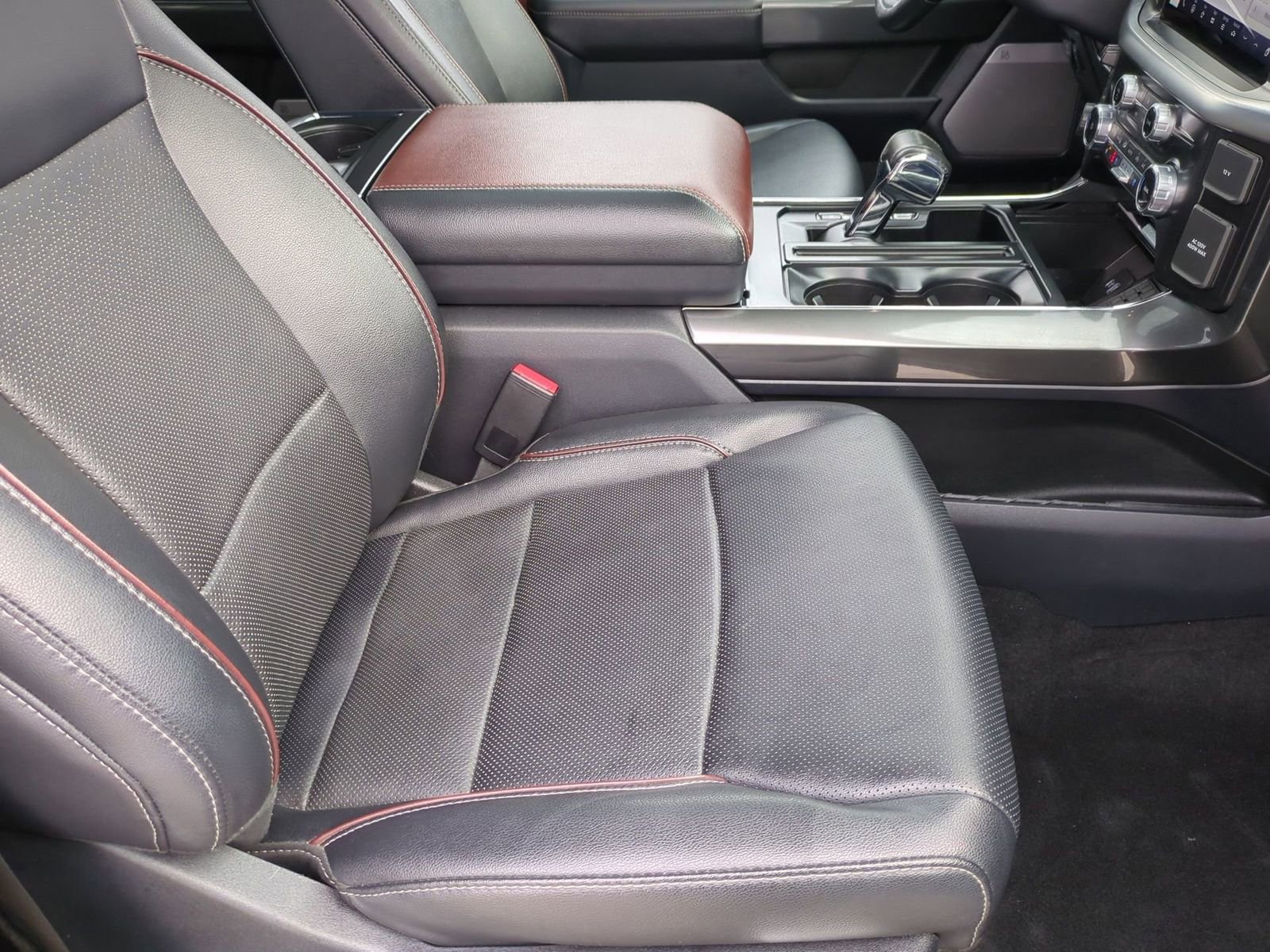 Certified 2023 Ford F150 Lariat w/ Equipment Group 502A High image 28