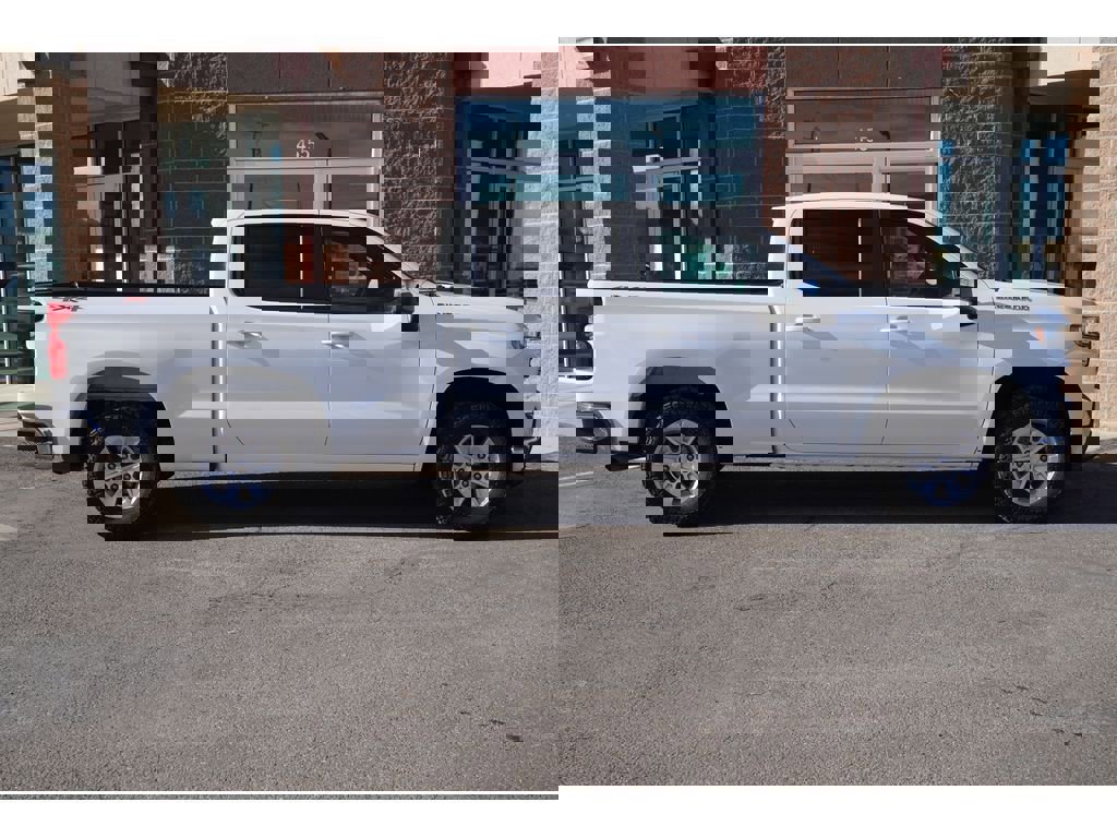 Used 2020 Chevrolet Silverado 1500 LT w/ Remote Start Package image 5