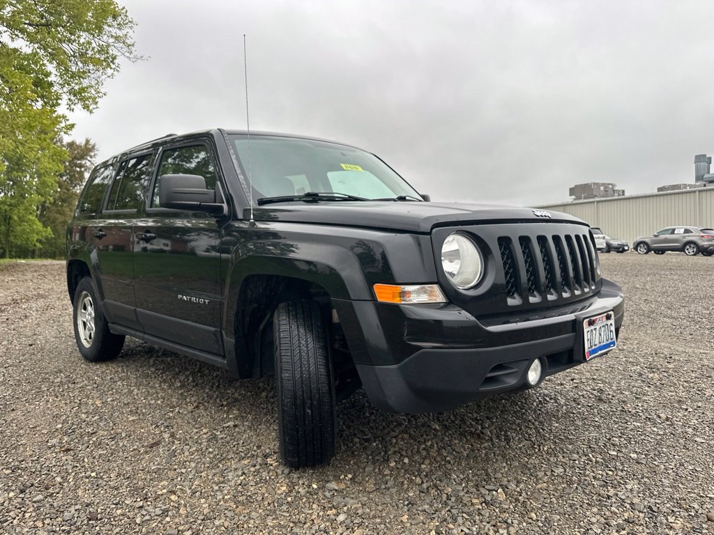 Used 2016 Jeep Patriot Sport w/ Power Value Group AWD/4WD image 12