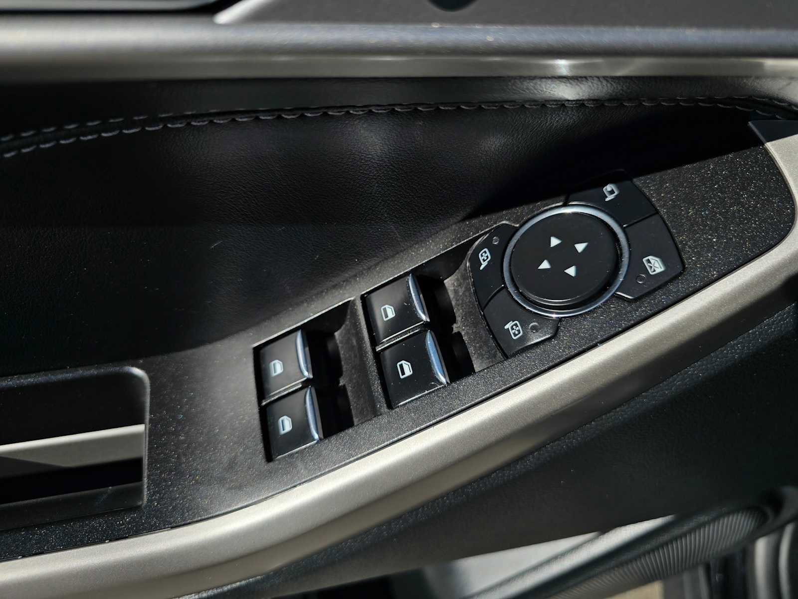 Used 2023 Ford Explorer Limited w/ Equipment Group 301A image 25