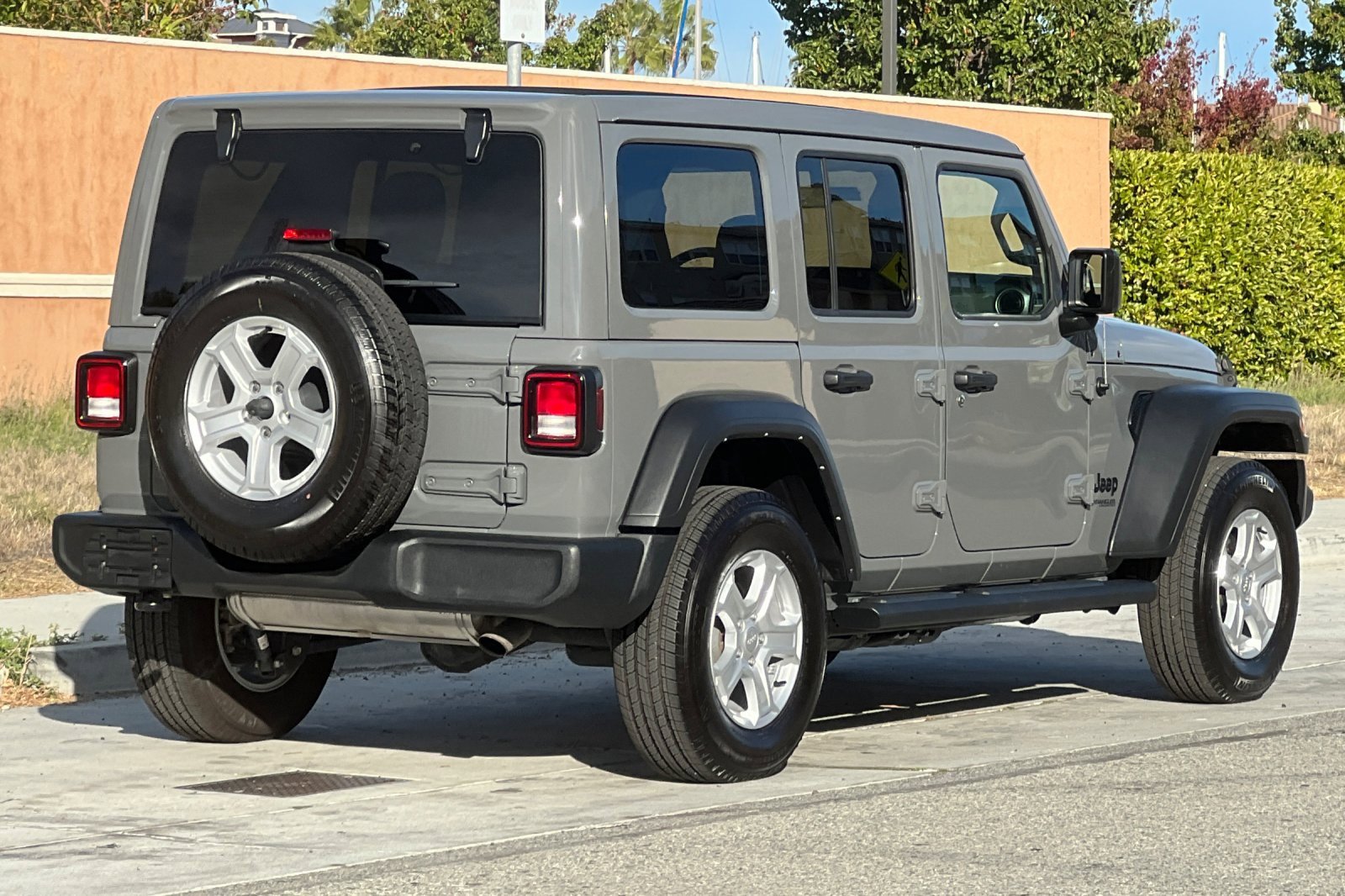 Used 2022 Jeep Wrangler Unlimited Sport w/ Sun And Sound Package image 4
