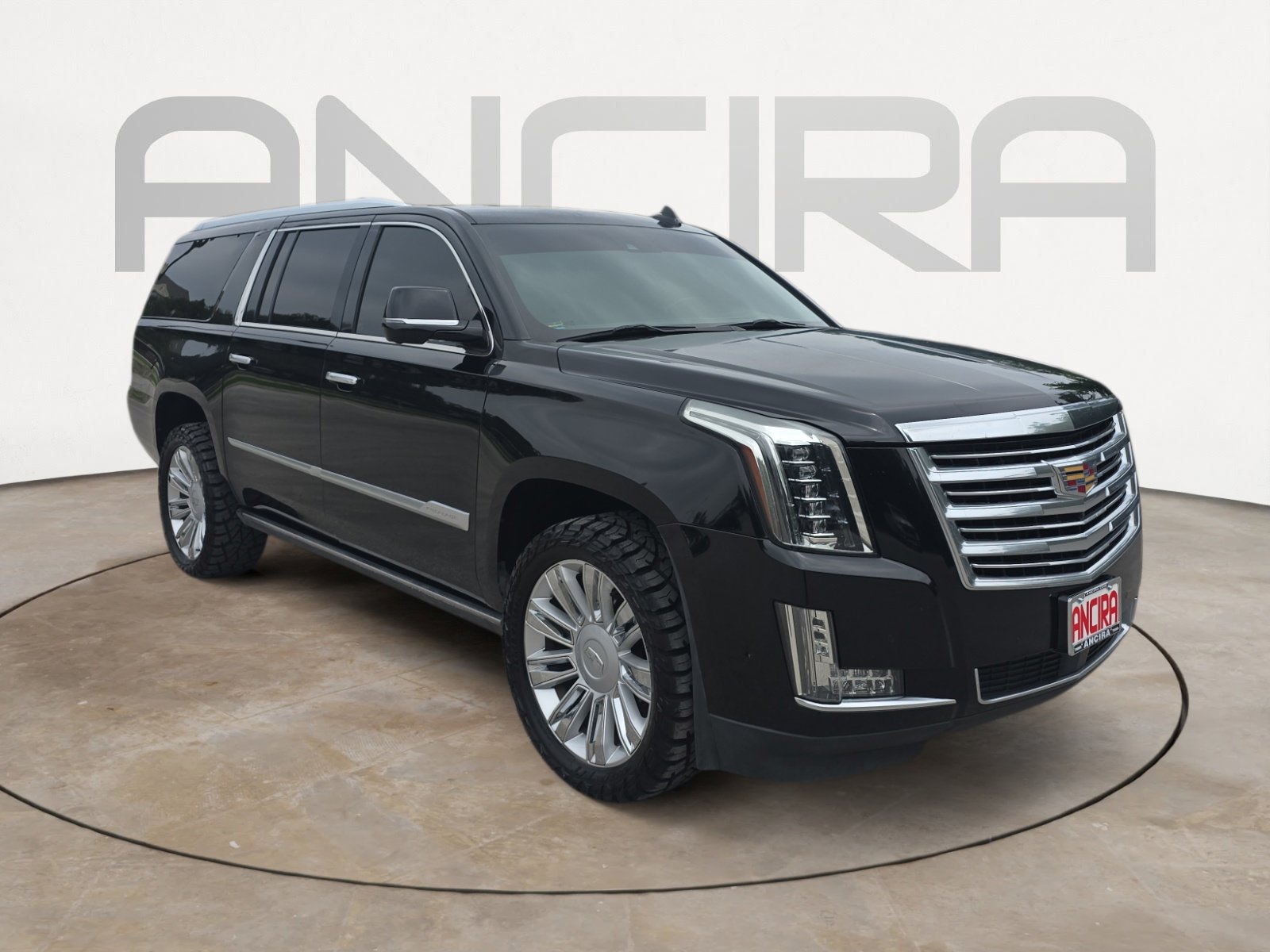 Used 2018 Cadillac Escalade ESV Platinum RWD image 4
