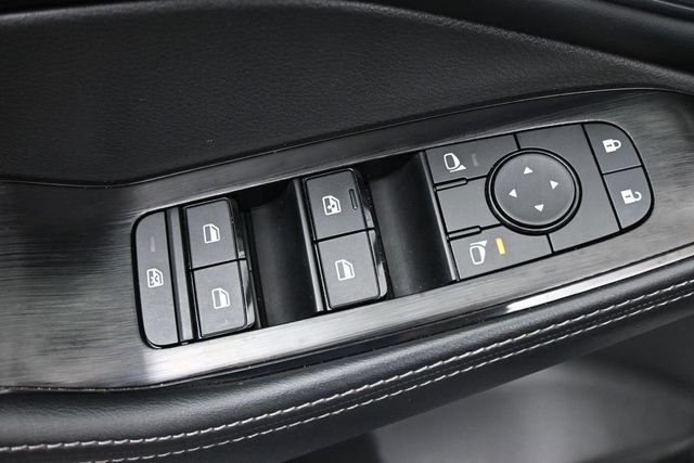 Used 2025 Nissan Rogue SV FWD image 12