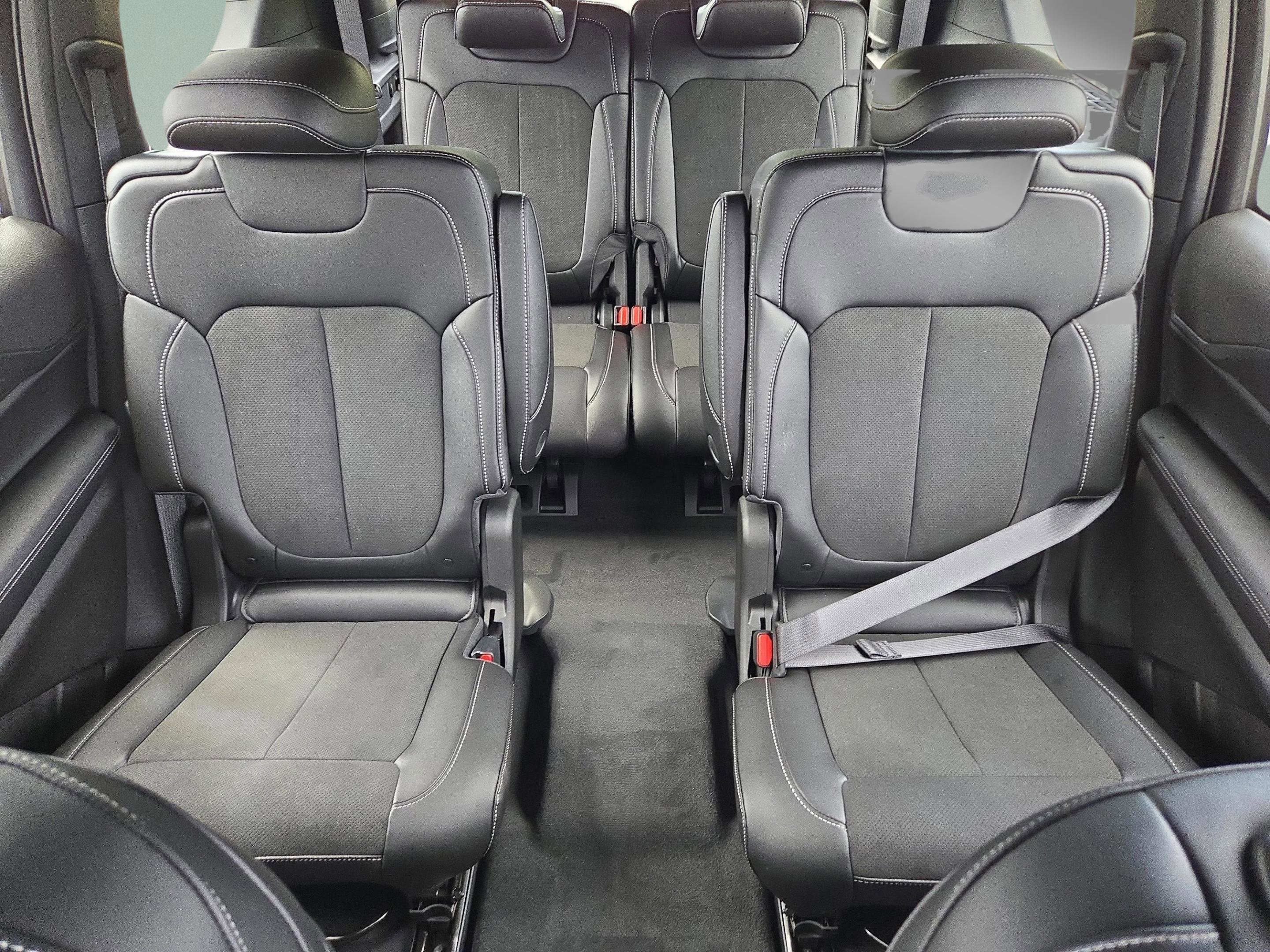 New 2025 Jeep Grand Cherokee L Altitude image 20