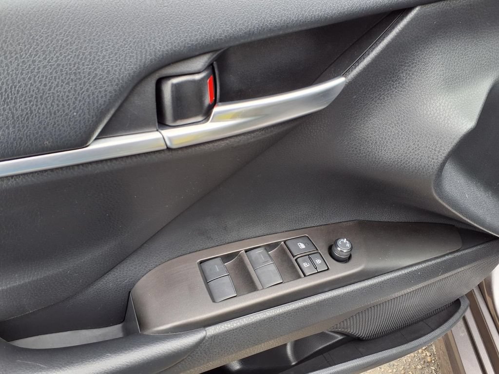 Used 2023 Toyota Camry SE w/ Audio Upgrade Package FWD image 17