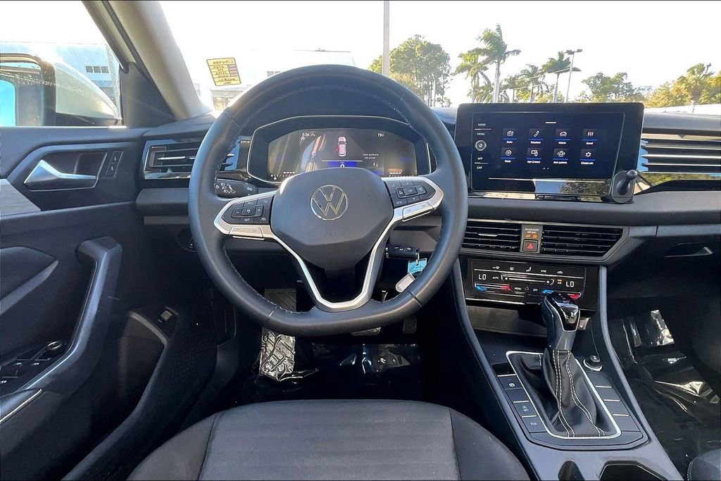 Certified 2025 Volkswagen Jetta S image 19