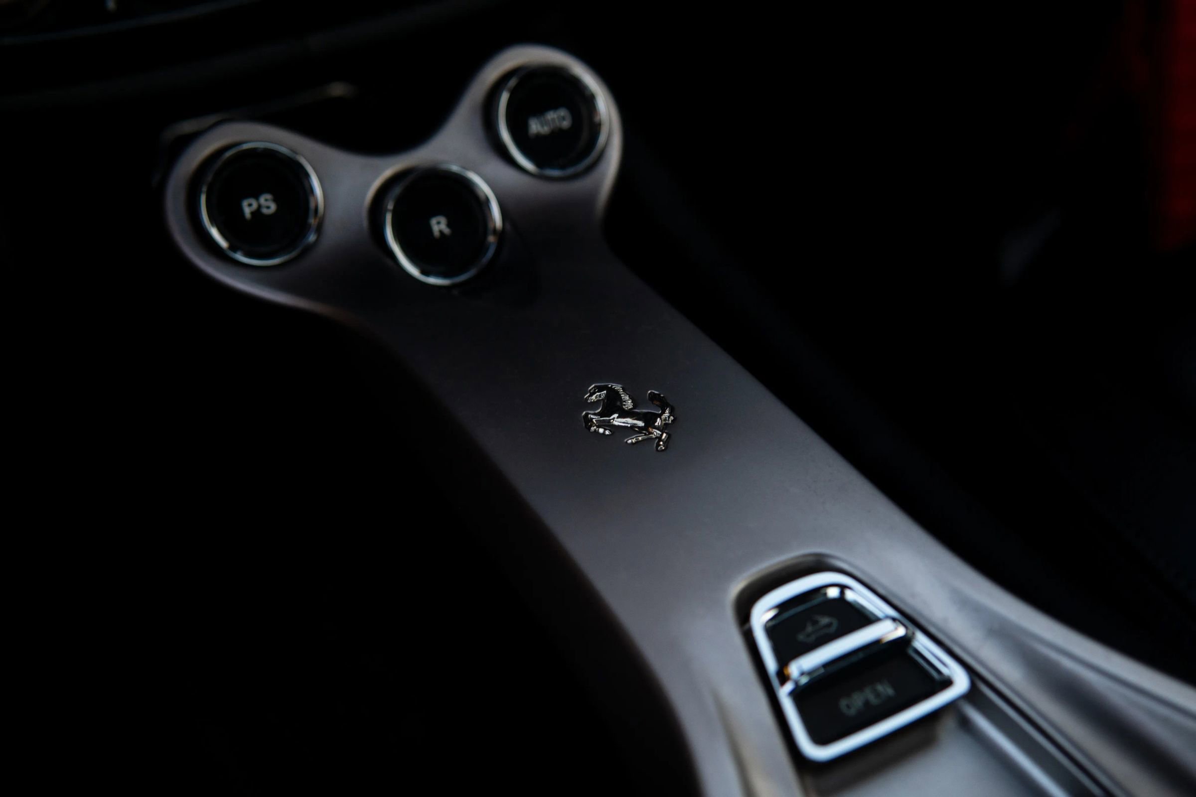 Used 2010 Ferrari California RWD image 36