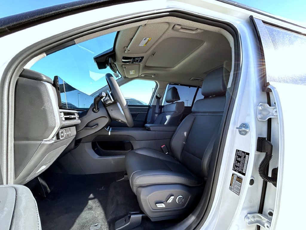 New 2027 Hyundai Santa Fe Limited w/ Tow & Go Package AWD/4WD image 10