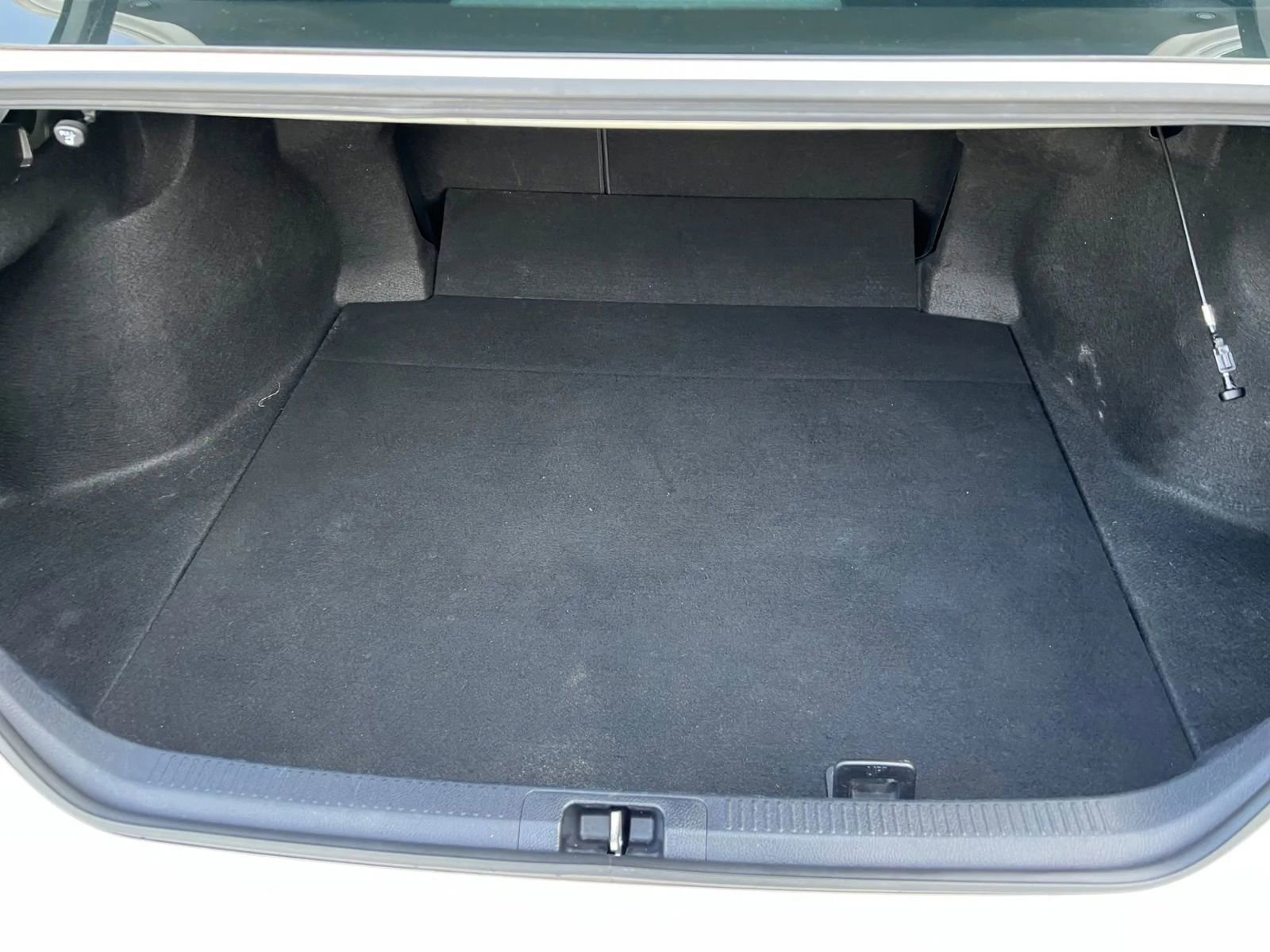 Used 2022 Toyota Camry SE image 10