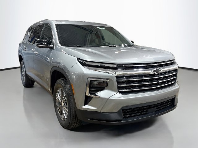 New 2027 Chevrolet Traverse LT w/ LPO, Floor Liner Package FWD image 5