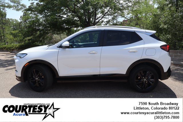 Used 2024 Buick Encore GX Sport Touring AWD/4WD image 3