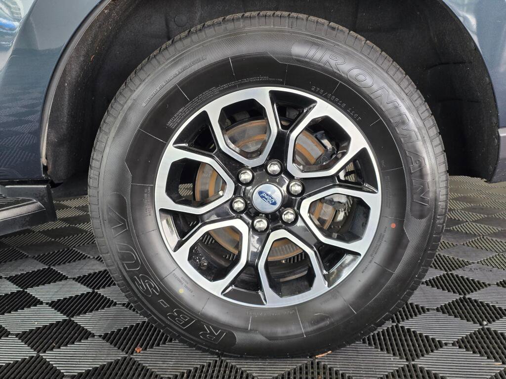 Used 2024 Ford Expedition XLT image 12