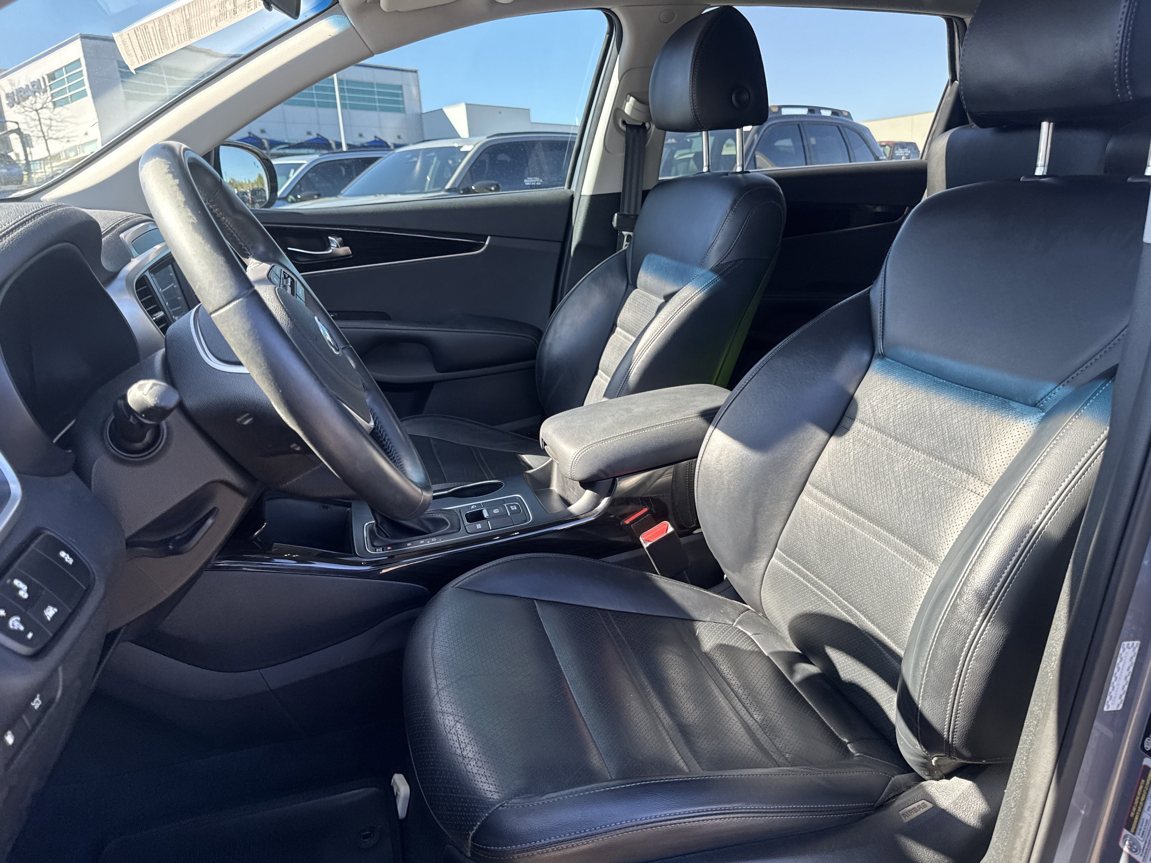 Used 2020 Kia Sorento EX image 25