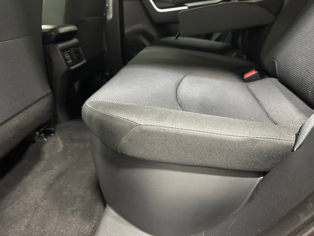 Used 2025 Toyota RAV4 LE AWD/4WD image 44