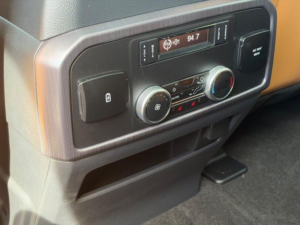 Used 2024 Ford Expedition Platinum AWD/4WD image 11