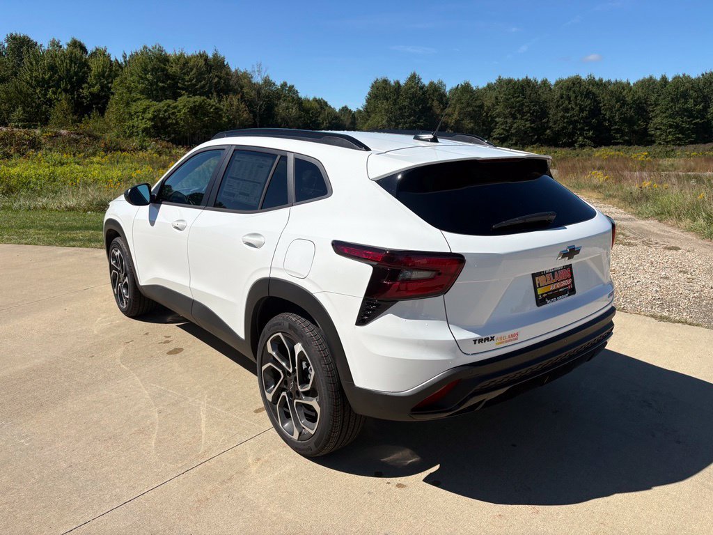 New 2026 Chevrolet Trax RS w/ Sunroof Package FWD image 7