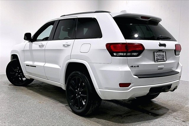 Used 2020 Jeep Grand Cherokee Altitude image 4