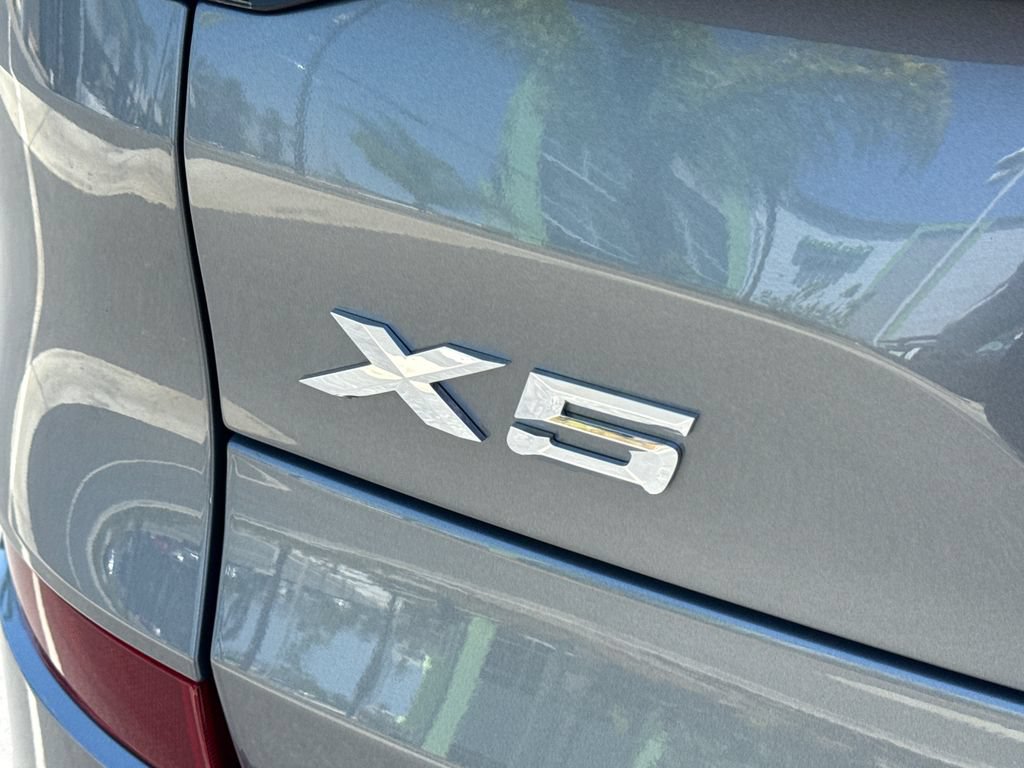 Used 2026 BMW X5 sDrive40i w/ M Sport Package RWD image 9