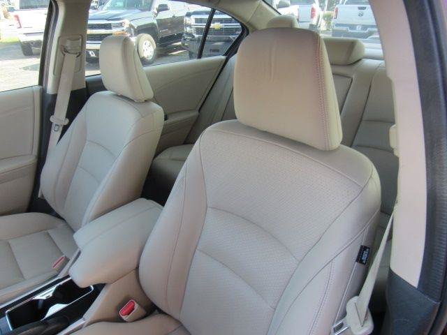 Used 2017 Honda Accord Touring image 39