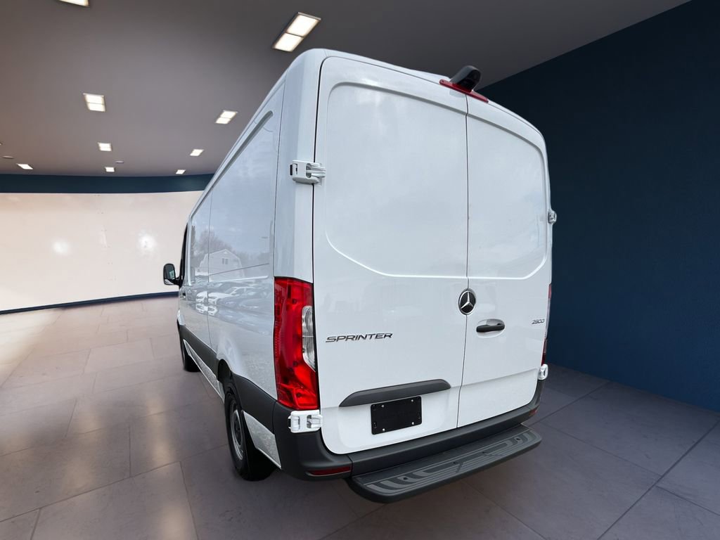 Used 2025 Mercedes-Benz Sprinter 2500 image 2