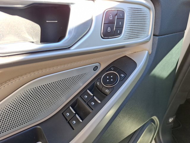 Certified 2023 Ford Explorer Limited w/ Limited Technology Package RWD image 12
