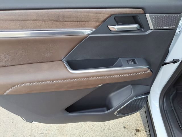 New 2026 GMC Acadia Denali Ultimate w/ LPO, Floor Liner Package image 11