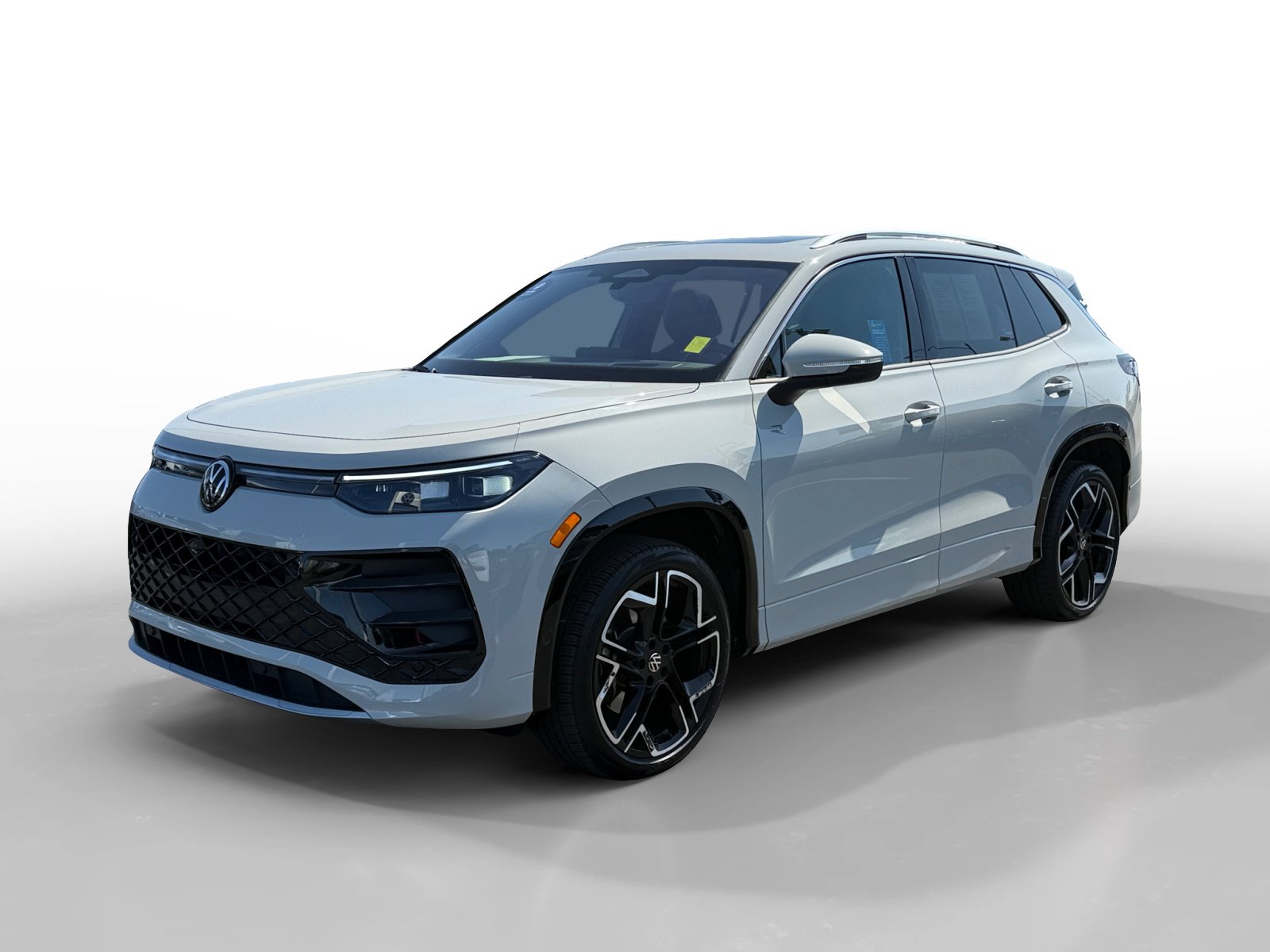 Certified 2025 Volkswagen Tiguan SEL R-Line AWD/4WD image 1