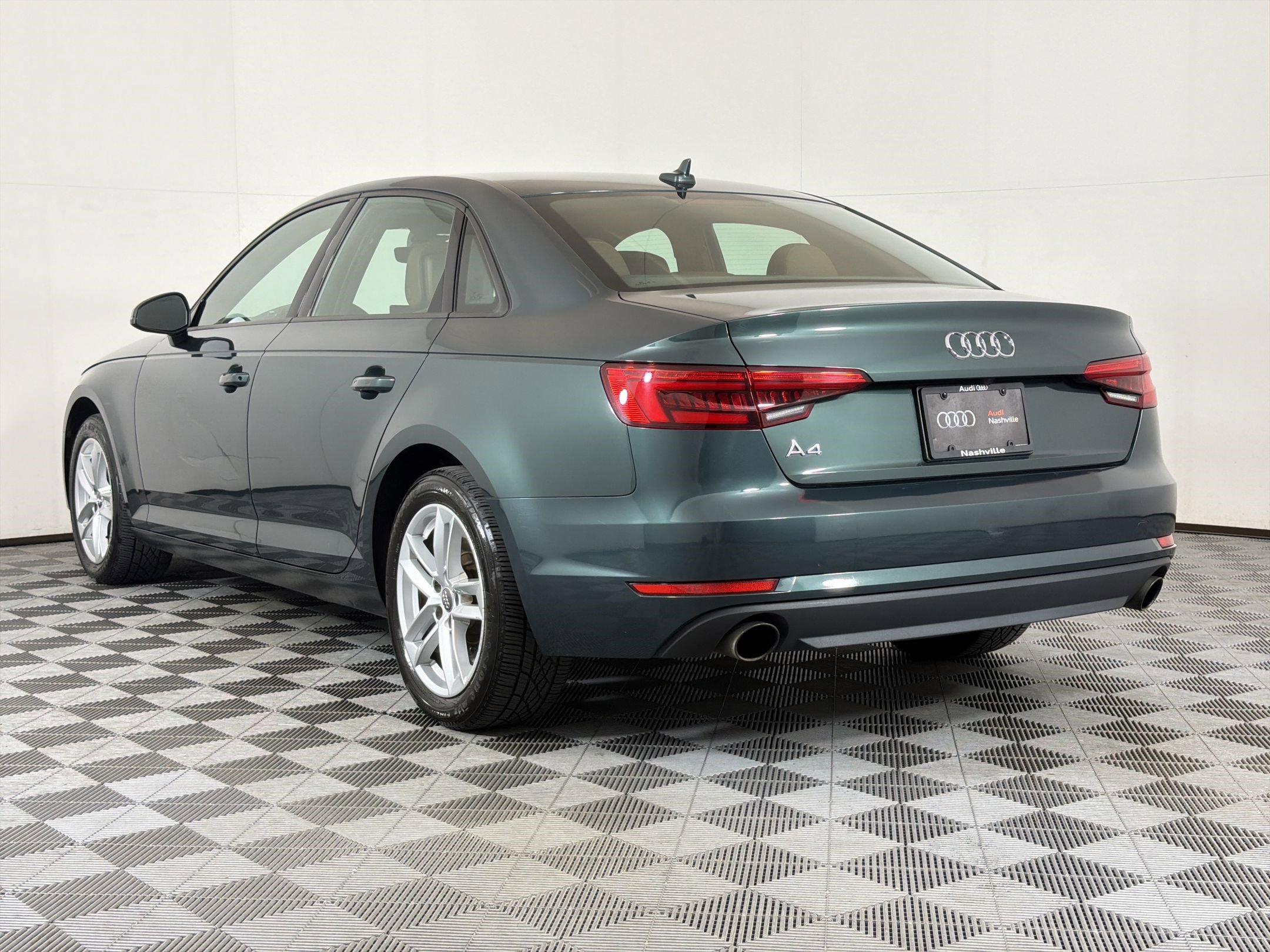 Used 2017 Audi A4 2.0T Premium FWD image 3