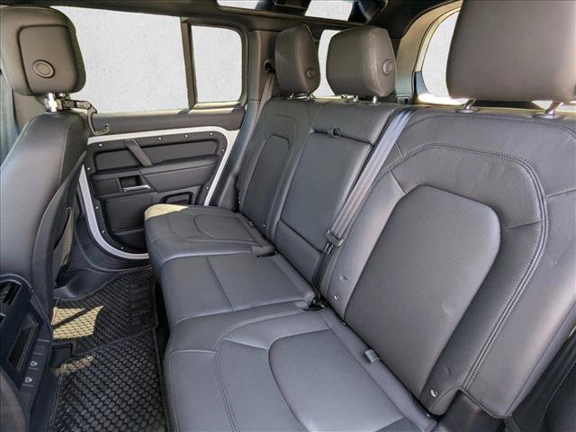 Used 2025 Land Rover Defender 110 X-Dynamic SE AWD/4WD image 11