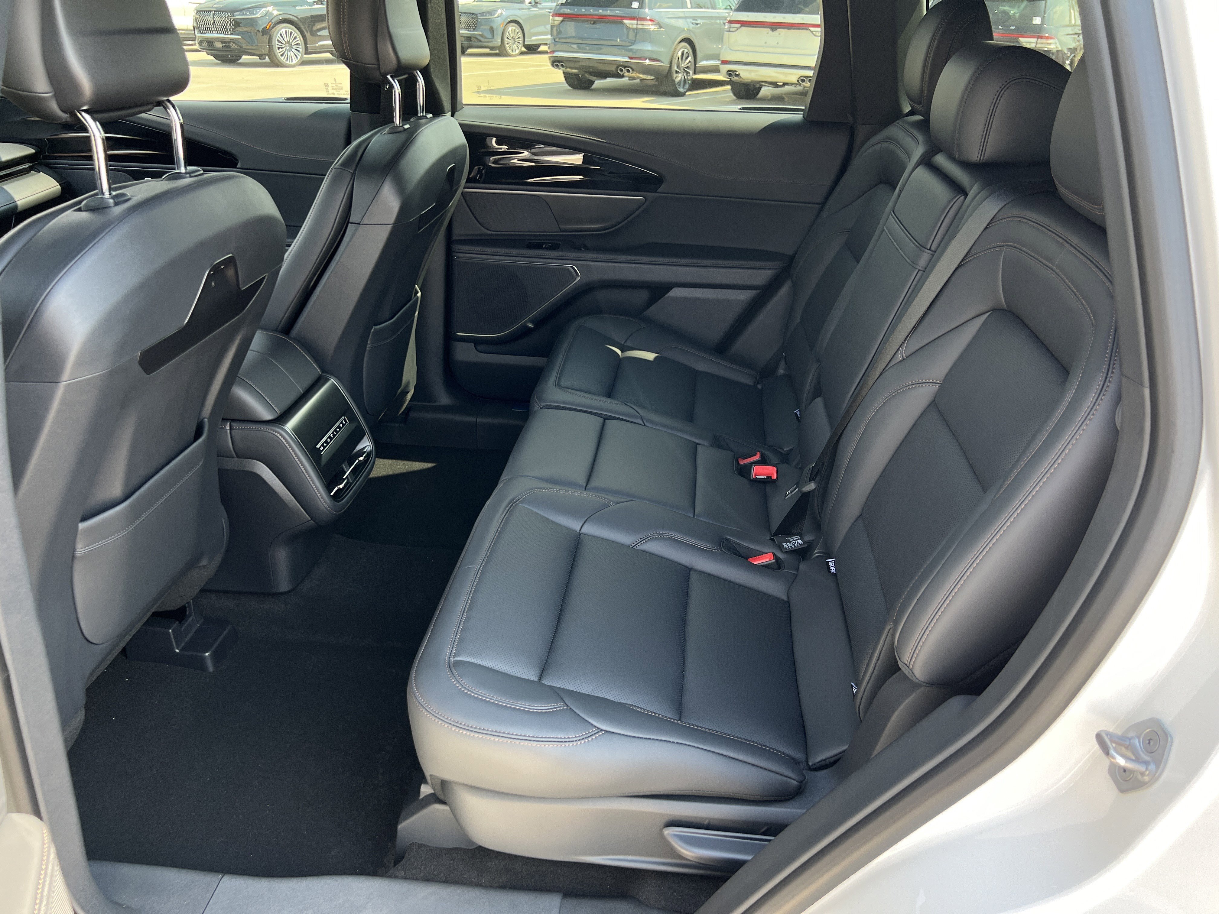 New 2025 Lincoln Nautilus Premier w/ Jet Appearance Package image 28