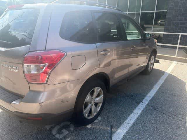 Used 2016 Subaru Forester 2.5i Premium w/ All-Weather Package AWD/4WD image 6