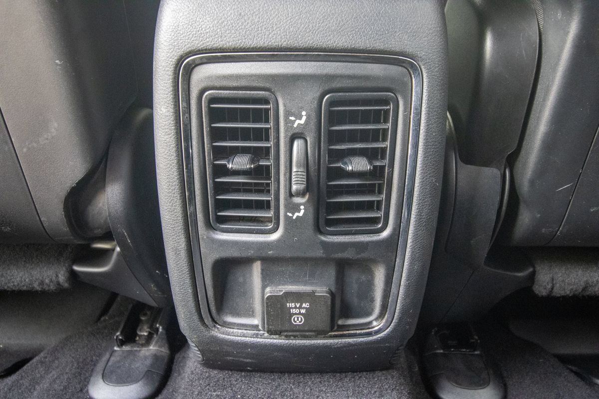 Used 2020 Jeep Grand Cherokee Altitude RWD image 41