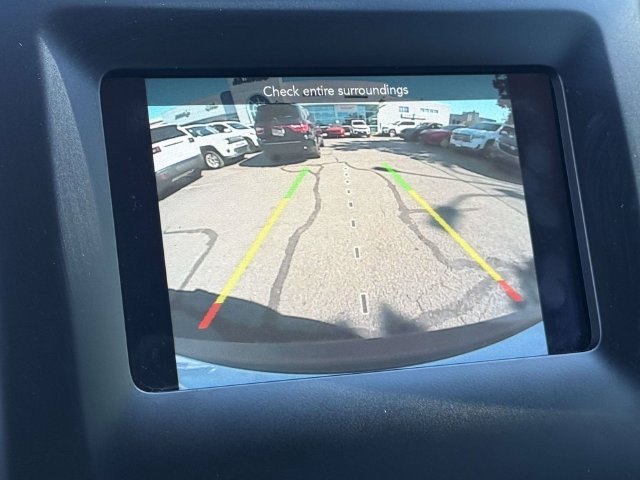 Used 2019 Jeep Cherokee Latitude Plus w/ Comfort/Convenience Group AWD/4WD image 19