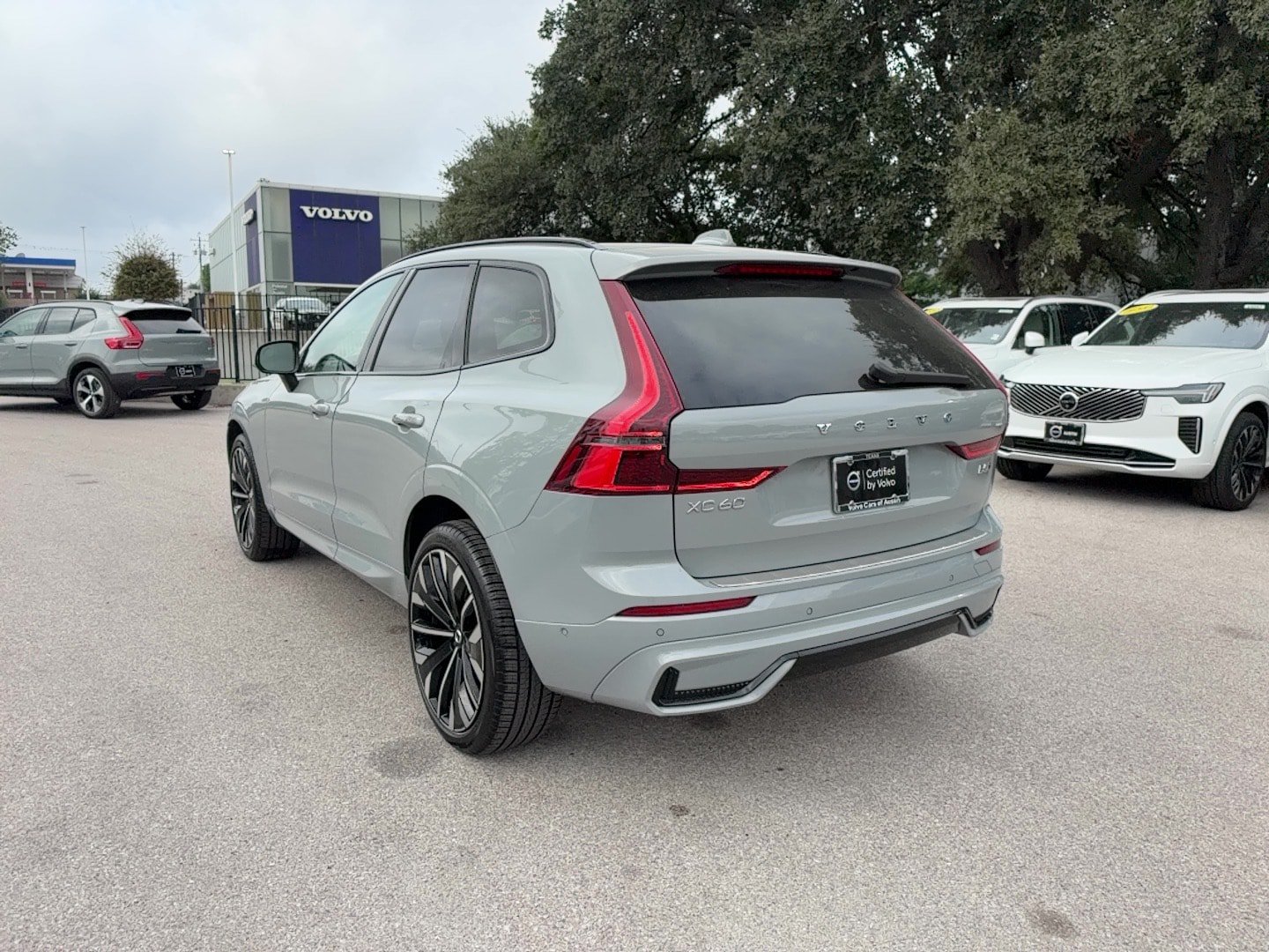Certified 2026 Volvo XC60 B5 Ultra AWD/4WD image 4