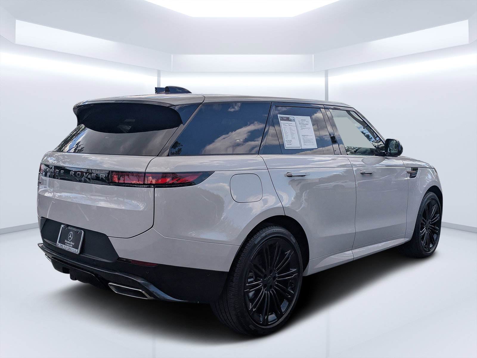 Used 2026 Land Rover Range Rover Sport SE image 6