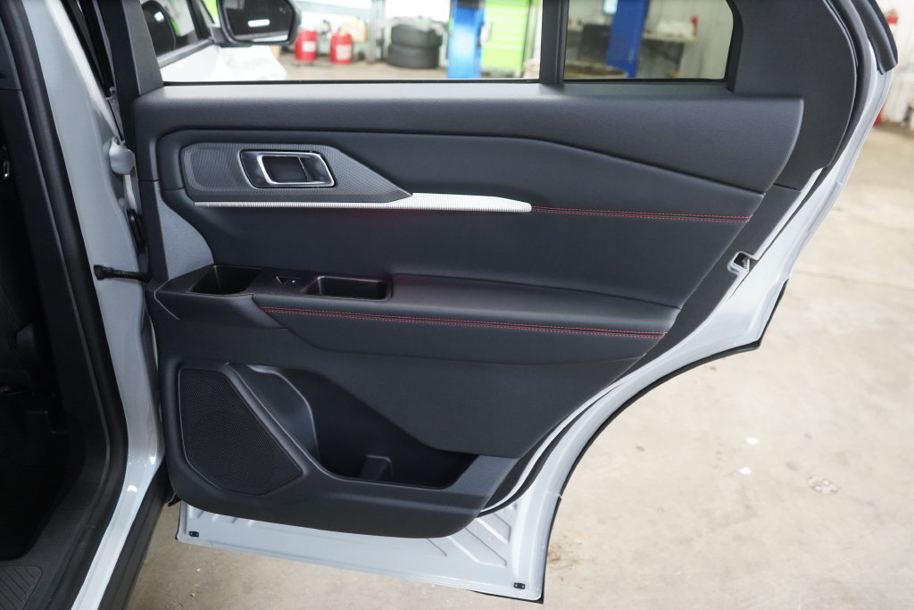 New 2027 Ford Explorer ST-Line w/ Premium Package RWD image 23
