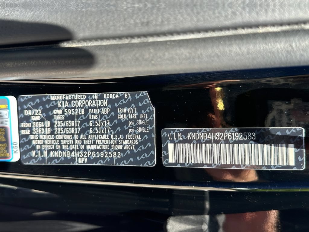 Used 2023 Kia Carnival LX FWD image 16