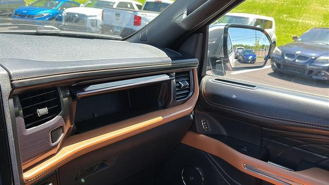 Used 2022 Ford Expedition Platinum AWD/4WD image 24