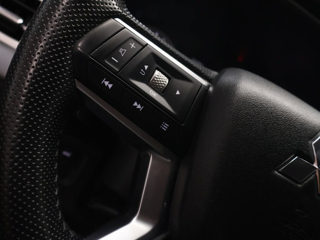 Used 2024 Mitsubishi Outlander SE FWD image 20