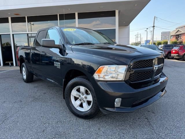 Used 2019 RAM 1500 Express AWD/4WD image 2