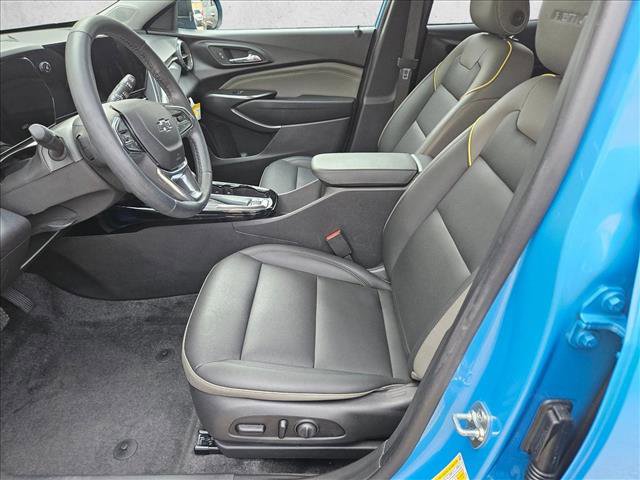 Used 2025 Chevrolet Trax ACTIV w/ Sunroof Package image 13