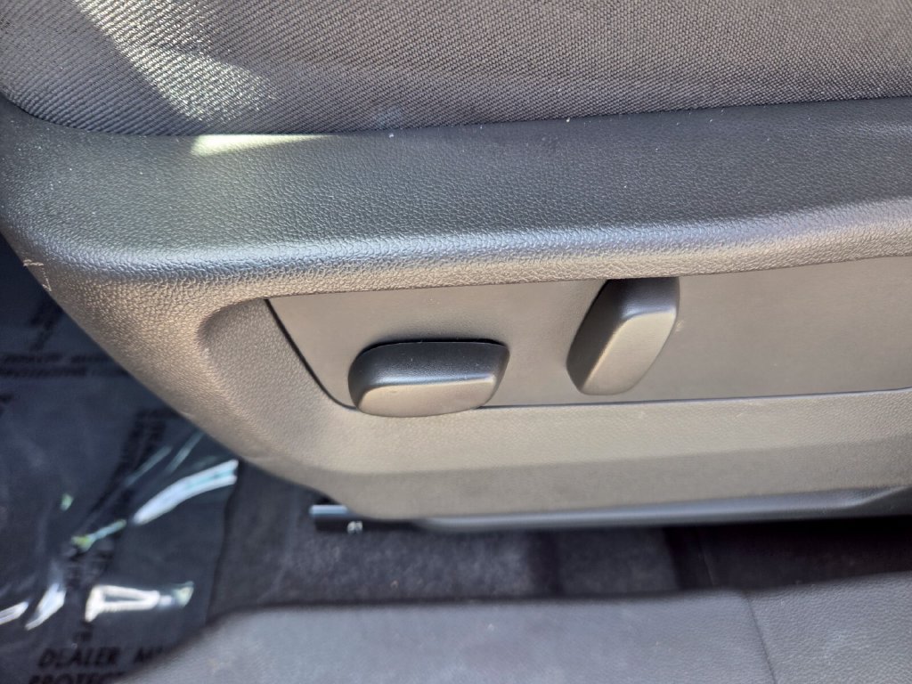 Used 2023 Buick Envision Essence AWD/4WD image 5