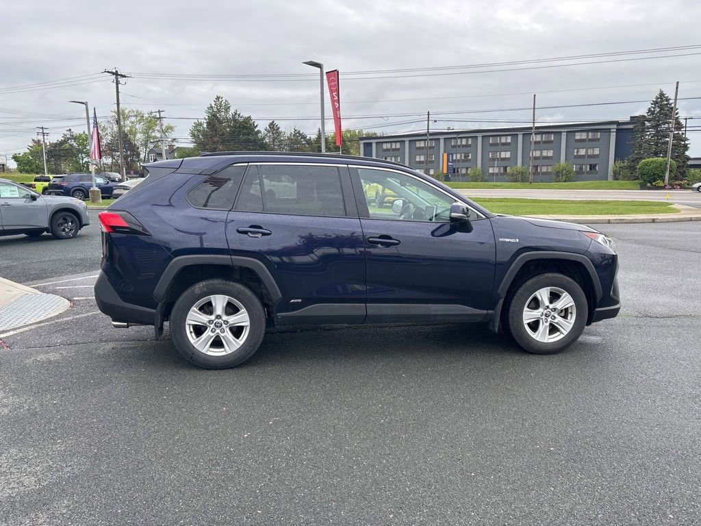 Used 2021 Toyota RAV4 XLE w/ Convenience Package AWD/4WD image 7