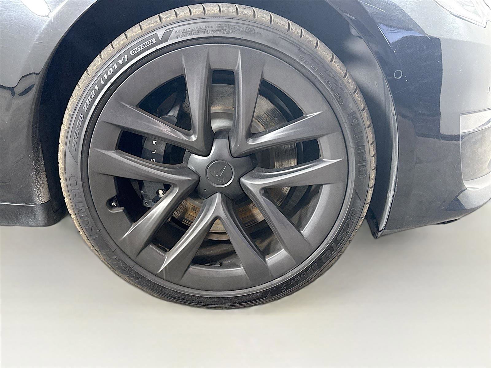 Used 2021 Tesla Model S Plaid image 8