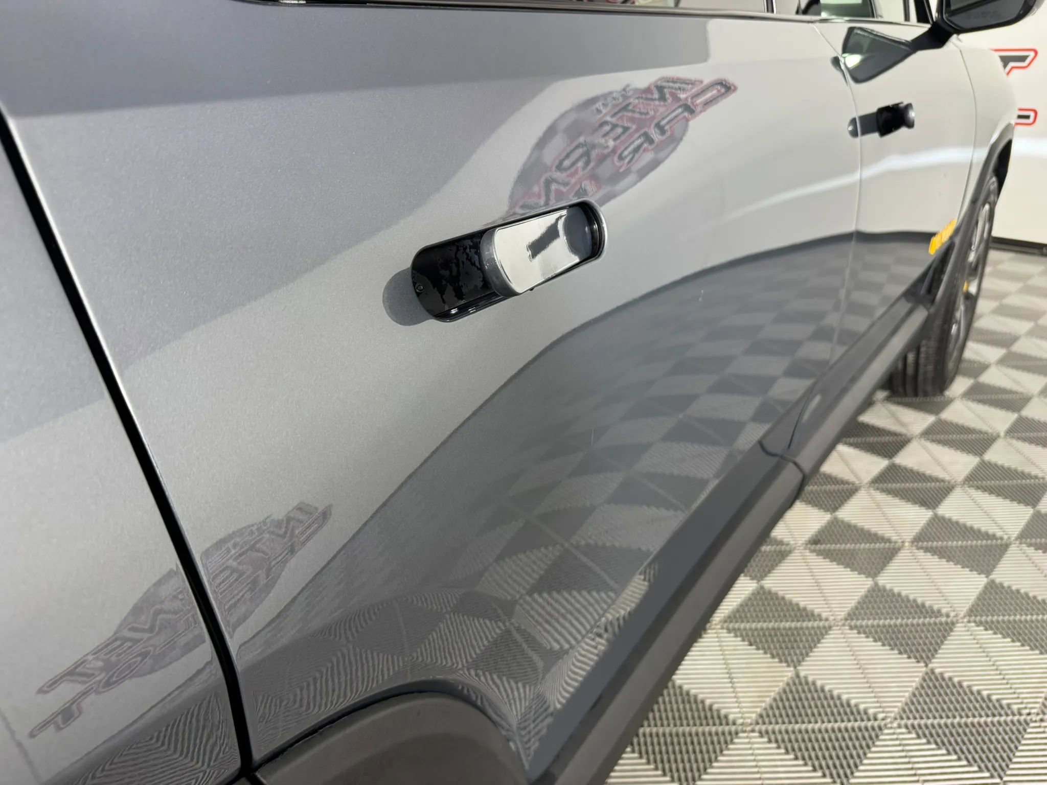 Used 2023 Rivian R1S Adventure image 30