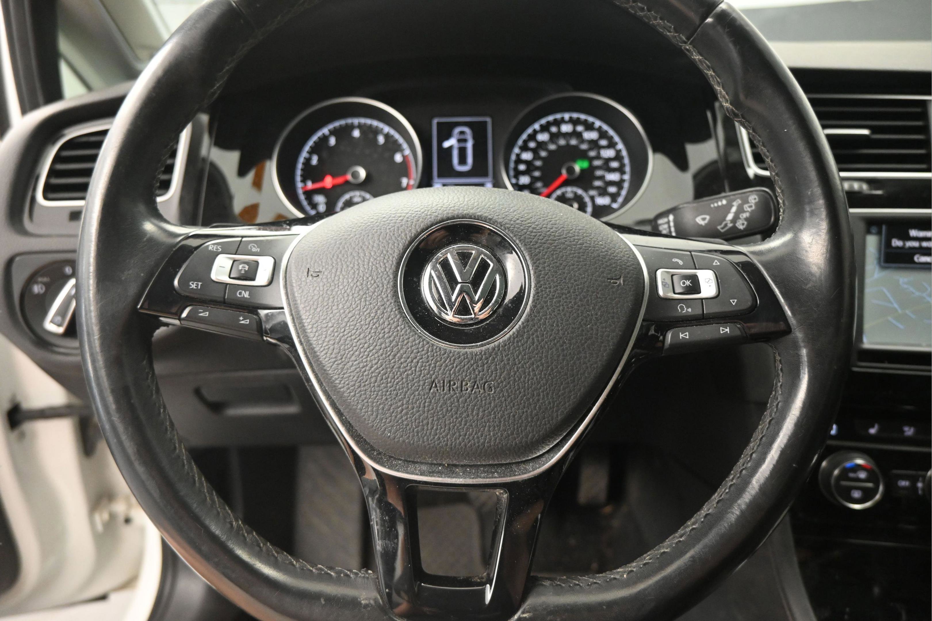 Used 2016 Volkswagen Golf SEL w/ Lighting Package (SEL) FWD image 27